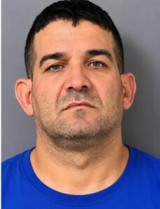 Detenidos 2 individuos por presunto robo de combustible con método sofisticado en Palm Beach, Florida