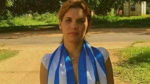 Cuba castiga a la presa política Saylí Navarro por denunciar la tortura de su padre en la cárcel 